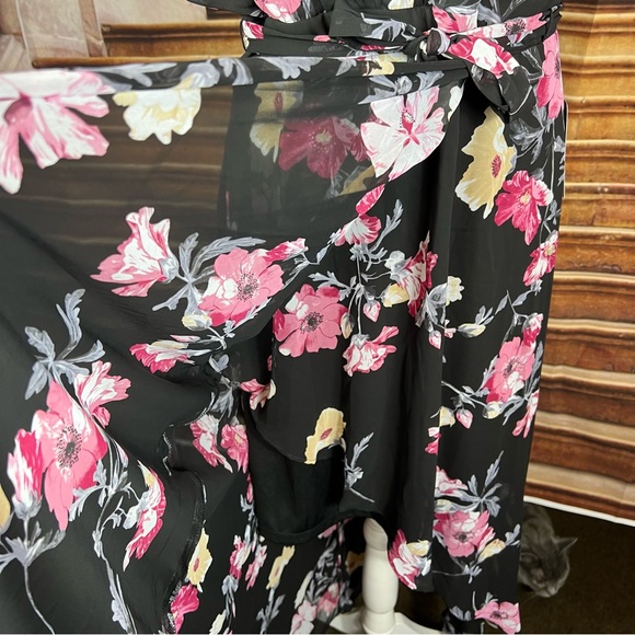 NWT Eliza J Black Floral Chiffon High Low V Neck Dress, faux wrap, split sleeve - Picture 11 of 11